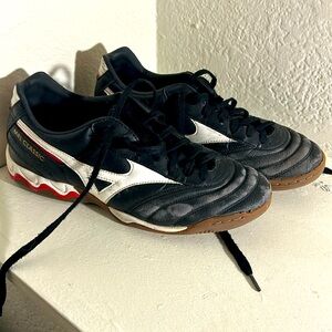 MRL classic indoor soccer shoes